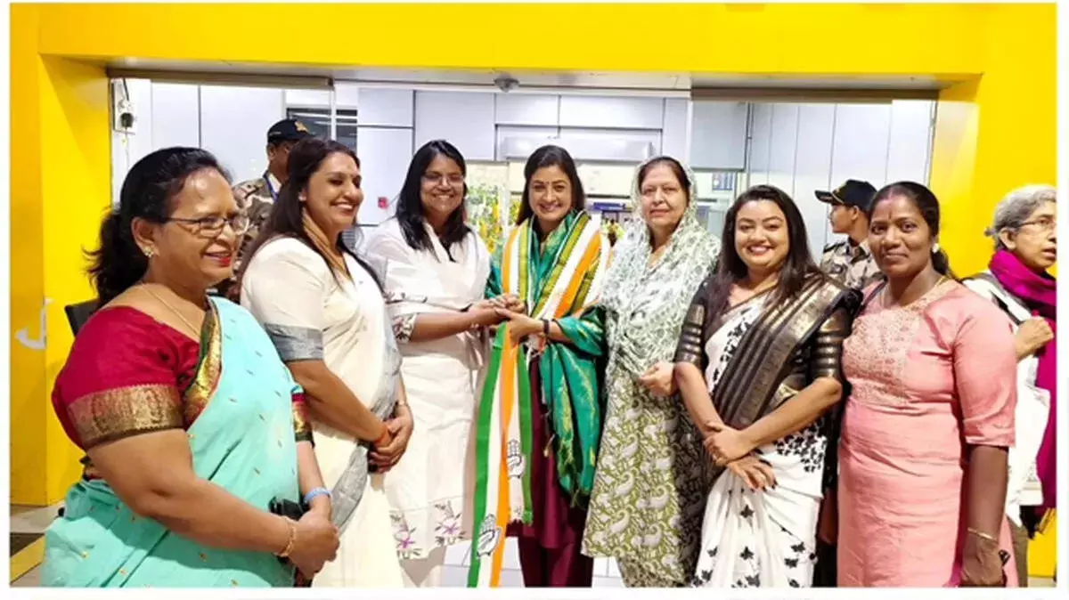 CM VD सतीसन के खिलाफ महिला कांग्रेस का प्रस्ताव, पार्टी अनुशासन की उठी मांग CM VD सतीसन के खिलाफ महिला कांग्रेस का प्रस्ताव, पार्टी अनुशासन की उठी मांग
