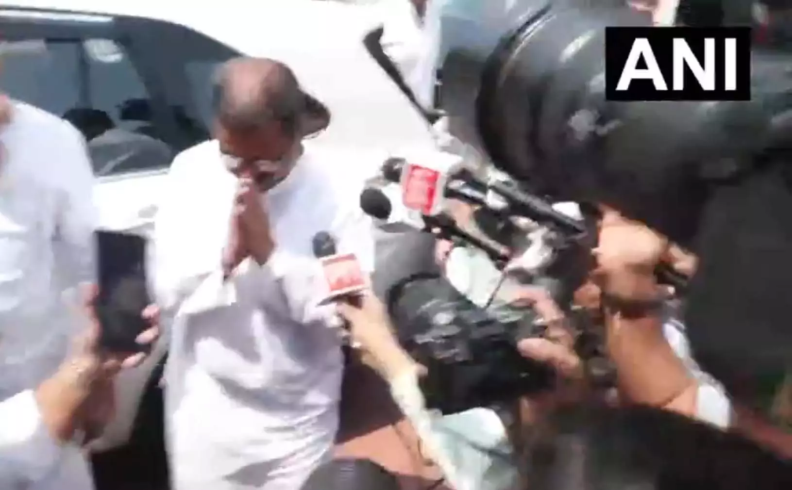 पूर्व केंद्रीय शिक्षा मंत्री धर्मेंद्र प्रधान संसद पहुंचे, एनडीए सांसदों ने स्वागत किया पूर्व केंद्रीय शिक्षा मंत्री धर्मेंद्र प्रधान संसद पहुंचे, एनडीए सांसदों ने स्वागत किया