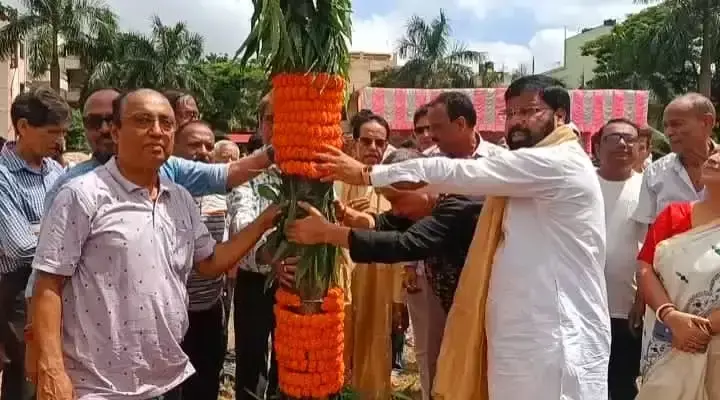 West Burdwan: दुर्गापुर में दुर्गापूजा की तैयारियां शुरू, उर्वशी पूजा समिति ने किया खूंटी पूजन West Burdwan: दुर्गापुर में दुर्गापूजा की तैयारियां शुरू, उर्वशी पूजा समिति ने किया खूंटी पूजन
