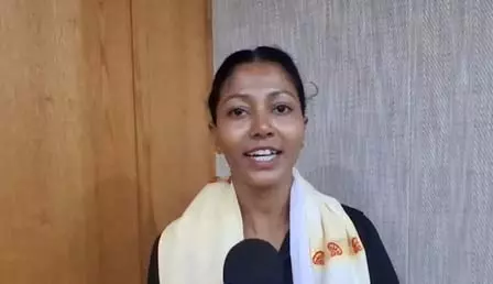 माउंट एवरेस्ट फतह करने वाली असम की पहली महिला बनीं रूपमणि गढ़, बोलीं-काफी अच्छा लग रहा माउंट एवरेस्ट फतह करने वाली असम की पहली महिला बनीं रूपमणि गढ़, बोलीं-काफी अच्छा लग रहा