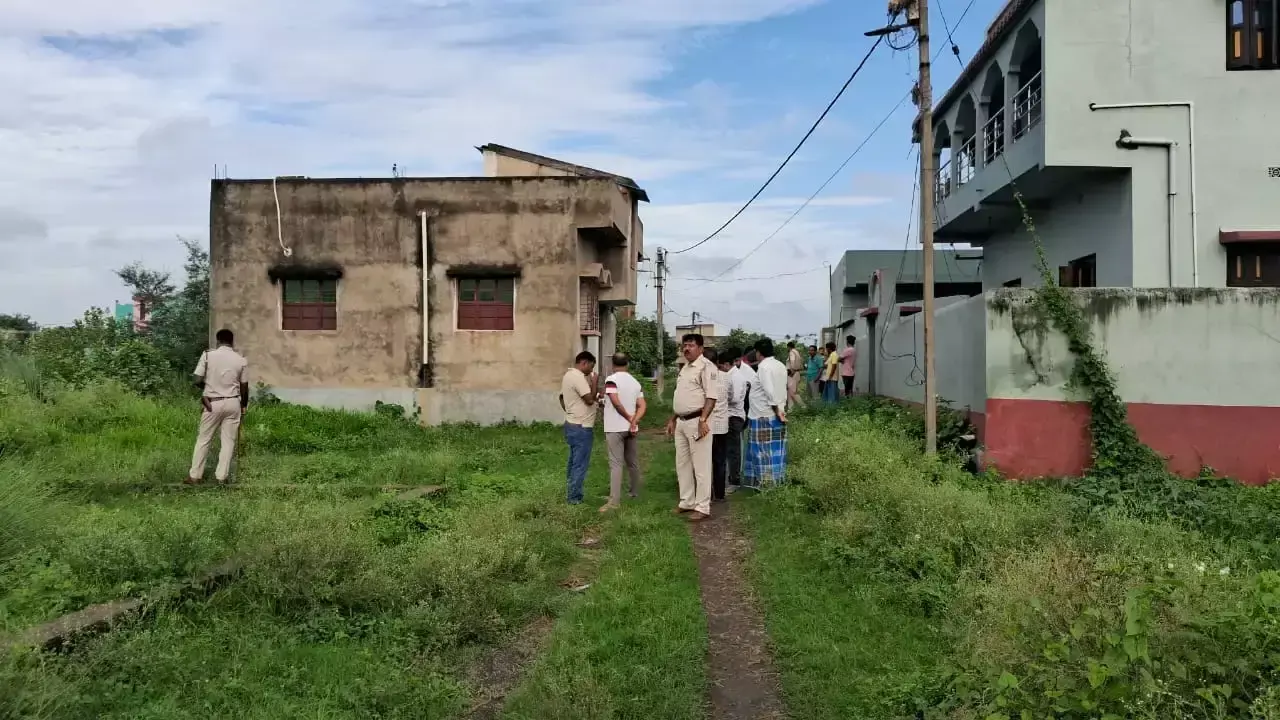 West Burdwan: न्यू स्टील पार्क में एनआईए की दस्तक, संदिग्ध ठिकाने पर तलाशी West Burdwan: न्यू स्टील पार्क में एनआईए की दस्तक, संदिग्ध ठिकाने पर तलाशी