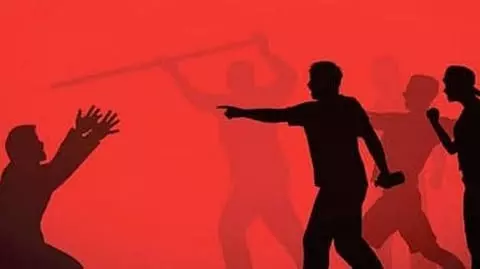 कांका-वेरला में दो परिवारों के बीच हिंसक झड़प में चार लोग घायल कांका-वेरला में दो परिवारों के बीच हिंसक झड़प में चार लोग घायल
