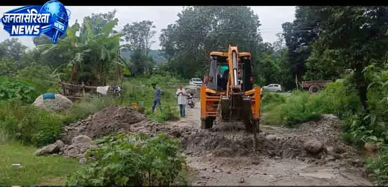 पालनपुर में अवैध खनन पर वन विभाग की कार्रवाई पालनपुर में अवैध खनन पर वन विभाग की कार्रवाई