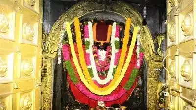 चमत्कारी मंदिर का अनसुलझा रहस्य: जहां भगवान की प्रतिमा से बहता है खून चमत्कारी मंदिर का अनसुलझा रहस्य: जहां भगवान की प्रतिमा से बहता है खून