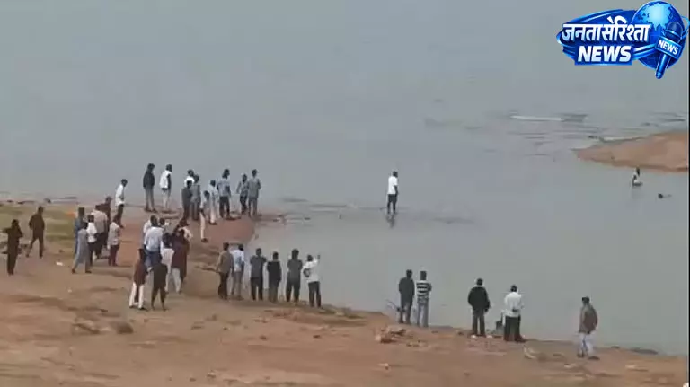 निजामाबाद में जलाशय हादसा, चार युवक डूबे; तीन शव मिले, एक लापता निजामाबाद में जलाशय हादसा, चार युवक डूबे; तीन शव मिले, एक लापता