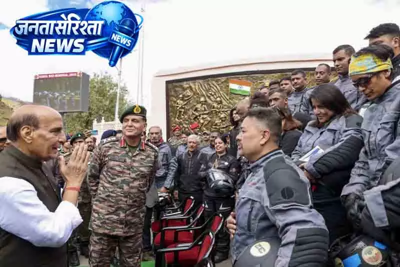 Dras में पुष्पांजलि के साथ कारगिल विजय दिवस Dras में पुष्पांजलि के साथ कारगिल विजय दिवस