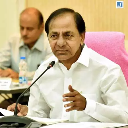 केसीआर ने यशोदा अस्पताल पहुंचकर वरिष्ठ नेता सुदर्शन रेड्डी का जाना हालचाल केसीआर ने यशोदा अस्पताल पहुंचकर वरिष्ठ नेता सुदर्शन रेड्डी का जाना हालचाल