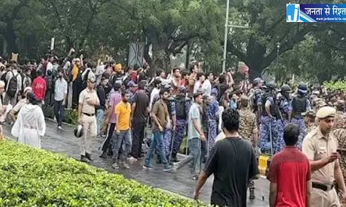 गोली चलाने पर 4 घंटे के भीतर शांत हो जाती जंतर-मंतर, RSS कार्यकर्ता का विवादित बयान