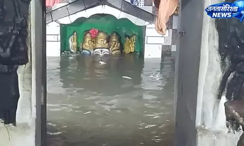 पुरी के प्राचीन कपालमोचन मंदिर में घुसा नाले का पानी, श्रद्धालुओं में चिंता