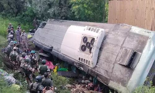 अमरनाथ यात्रा से लौट रही बस गांदरबल में पलटी, 39 श्रद्धालु घायल