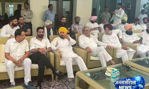 Punjab कांग्रेस में बगावत, वडिंग के खिलाफ मोर्चा