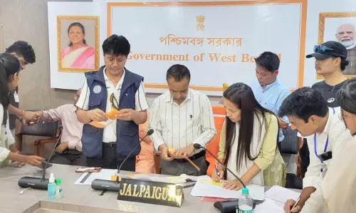 Sikkim: समरडुंग सुरंग हादसे के पीड़ित परिवारों को सरकार ने सौंपी अनुग्रह राशि