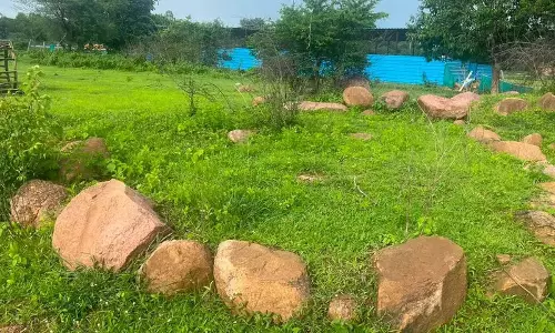 निजामपेट के पास मिले मेगालिथिक काल के पत्थर के घेरे