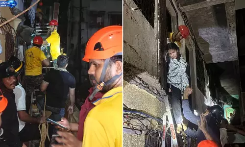 ठाणे के मुंब्रा में 40 साल पुरानी इमारत की गैलरी का स्लैब गिरा