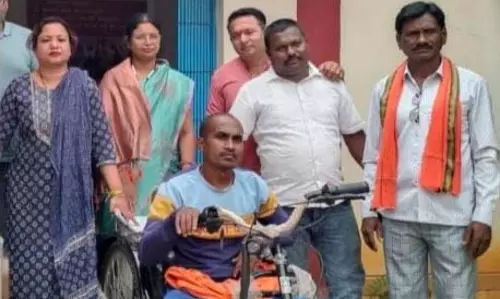 बैटरी चालित ट्राइसाइकिल से बदली जिंदगी