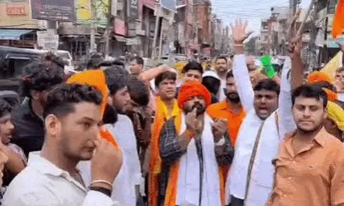 Gurugram: गो-सम्मान यात्रा में जुटे बड़ी संख्या में लोग, मोनू मानेसर ने की अगुवाई