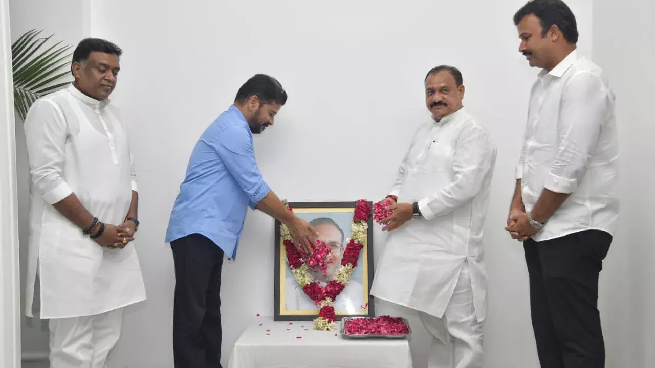 Telangana सीएम और कांग्रेस नेताओं ने दी जयपाल रेड्डी को श्रद्धांजलि