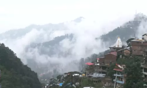 भूस्खलन से शिमला का कार्ट रोड बंद, भारी बारिश के बाद Himachal में 230 से ज़्यादा सड़कें बंद
