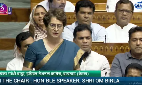 BREAKING: प्रियंका गांधी का लोकसभा में सरकार पर हमला
