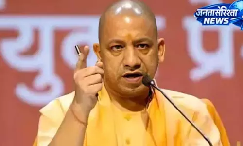 यूपी में खाद संकट पर योगी का एक्शन, व्यवस्था सुधारने के आदेश