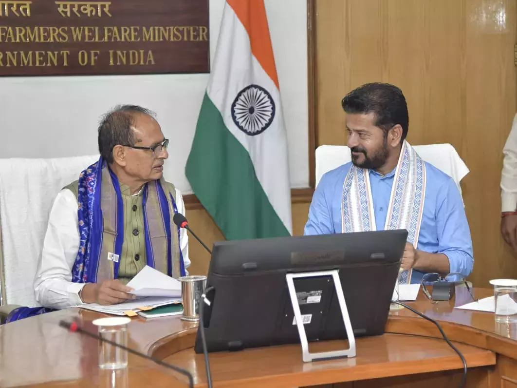Telangana: रेवंत रेड्डी ने चौहान से मुलाकात की, और अधिक वीबी-जी राम-जी कार्यों पर जोर दिया