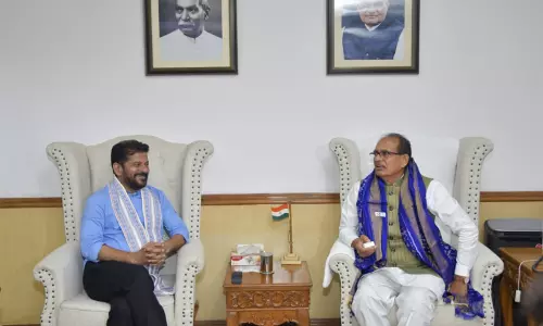CM रेवंत रेड्डी ने शिवराज चौहान से की मुलाकात, तेलंगाना के लिए मांगे 11.56 लाख PMAY घर