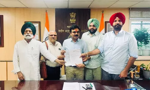 पंजाब कांग्रेस सांसदों ने NCSC से की शिकायत