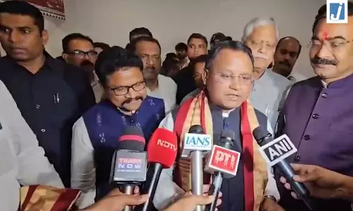 ओडिशा CM मोहन चरण माझी ने स्वामी लक्ष्मणानंद सरस्वती पर आधारित पुस्तक का किया विमोचन