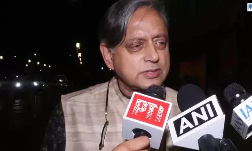 प्रियंका गांधी के बयान पर शशि थरूर बोले, रिकॉर्ड से हटाया गया, तथ्य देखकर ही होगी प्रतिक्रिया