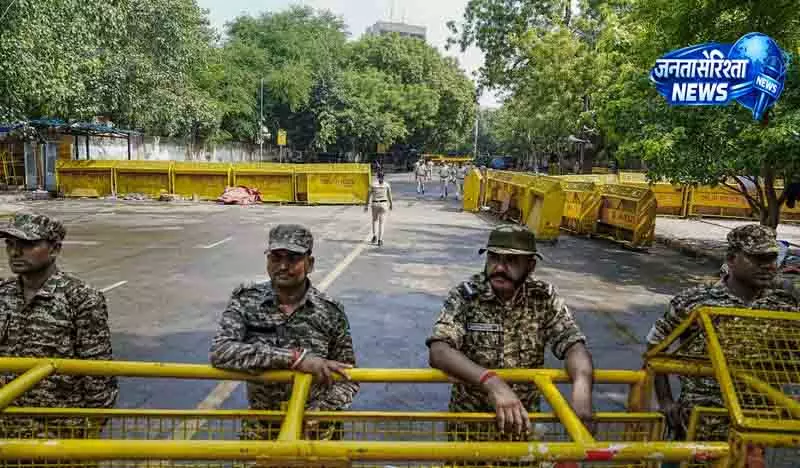Delhi हत्या-रेप आरोपियों की मौजूदगी पर पुलिस का खुलासा Delhi हत्या-रेप आरोपियों की मौजूदगी पर पुलिस का खुलासा