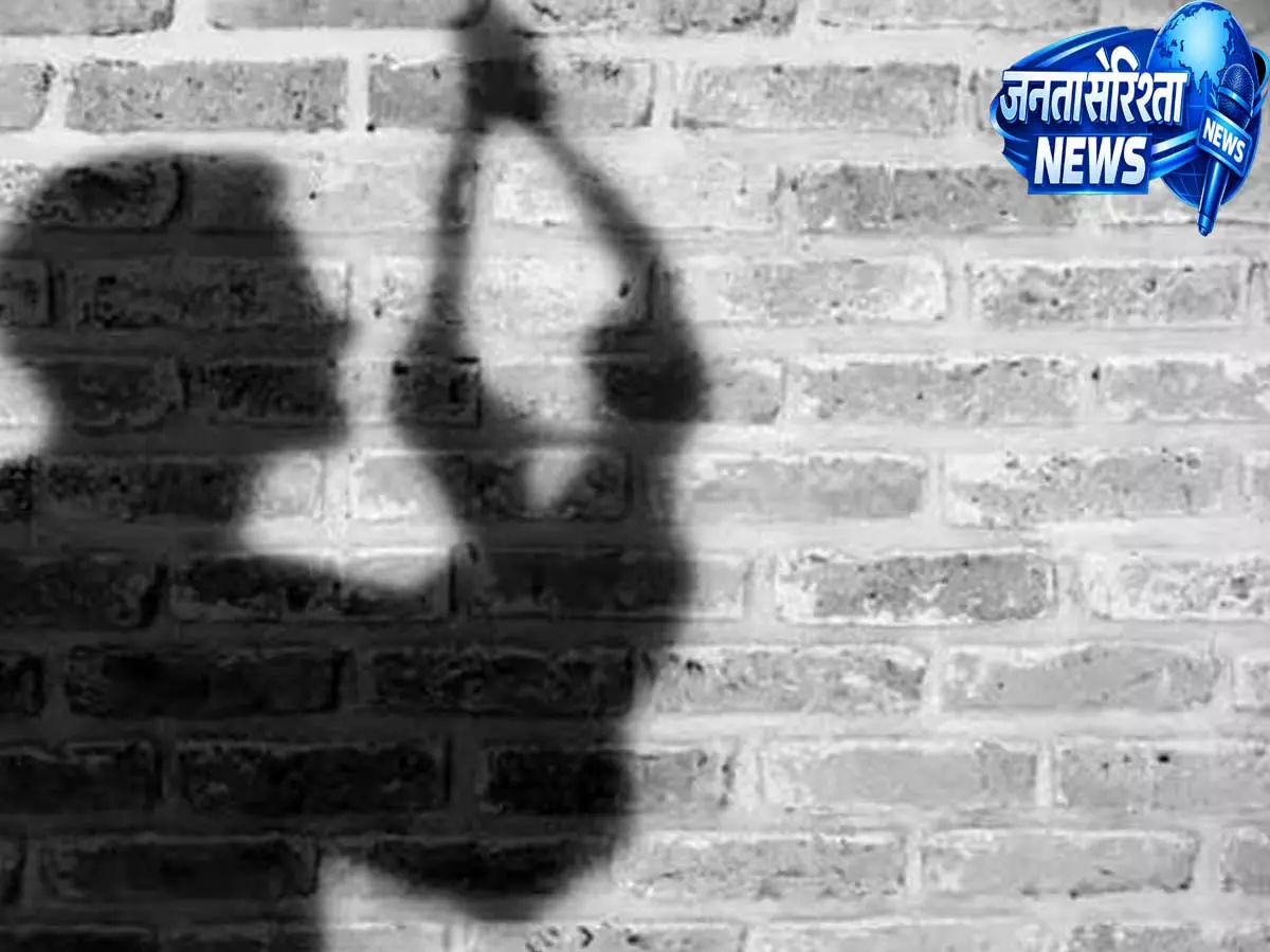 Hamirpur : बड़सर के लोहारली में फौजी का शव फंदे से मिला, पुलिस जांच में जुटी Hamirpur : बड़सर के लोहारली में फौजी का शव फंदे से मिला, पुलिस जांच में जुटी