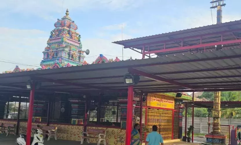 Telangana: सोना, नकद मूल्य रु. खानापुर के पोचम्मा मंदिर से 20 लाख की चोरी Telangana: सोना, नकद मूल्य रु. खानापुर के पोचम्मा मंदिर से 20 लाख की चोरी