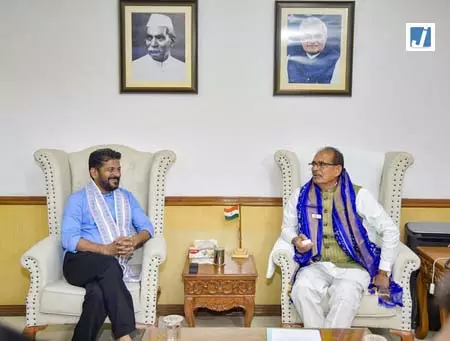 सीएम रेवंत रेड्डी ने केंद्र सरकार से तेलंगाना को 11.56 लाख आवास देने की अपील की सीएम रेवंत रेड्डी ने केंद्र सरकार से तेलंगाना को 11.56 लाख आवास देने की अपील की