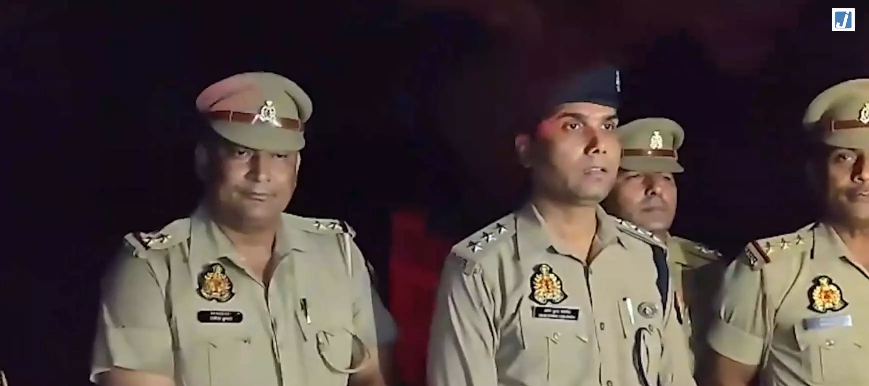 फिरोजाबाद में रेप आरोपी से पुलिस मुठभेड़, CO बोले: कार्रवाई में आरोपी घायल, जांच जारी फिरोजाबाद में रेप आरोपी से पुलिस मुठभेड़, CO बोले: कार्रवाई में आरोपी घायल, जांच जारी