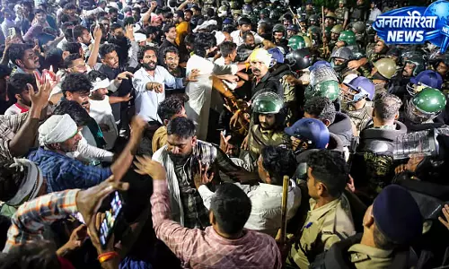 मूंग खरीदी और खाद व्यवस्था को लेकर किसानों का प्रदर्शन तेज