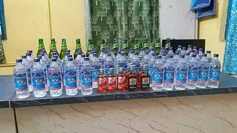 West Burdwan: अवैध शराब कारोबार पर पुलिस की कार्रवाई, भारी मात्रा में शराब बरामद