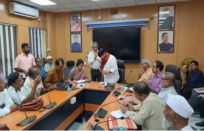 Kolkata: जूट सेक्टर को मजबूत करने की तैयारी, केंद्रीय ट्रेड यूनियनों के साथ मंथन