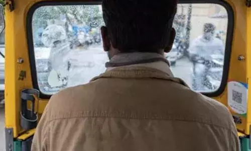 सुकमा में यात्री परेशान, हड़ताल कर रहे ऑटो चालक