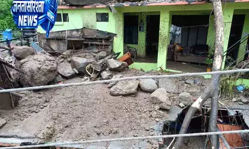 हिमाचल के Chamba में भूस्खलन, यातायात ठप हिमाचल के Chamba में भूस्खलन, यातायात ठप