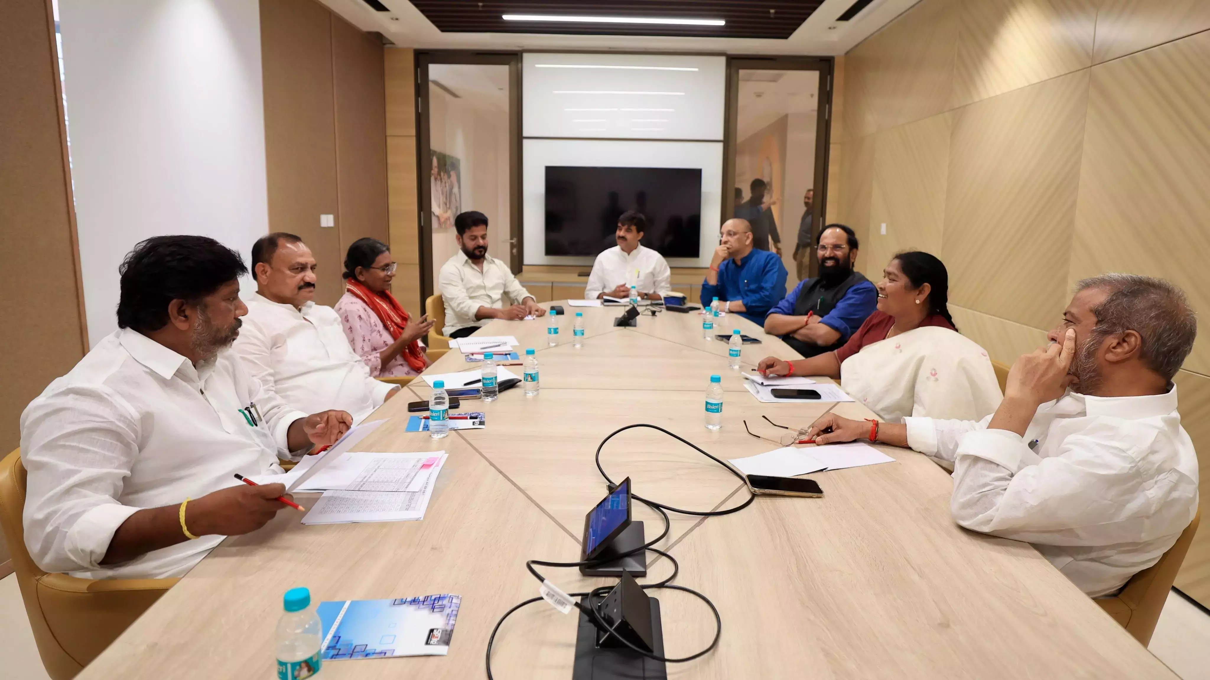 दिल्ली में TPCC समन्वय बैठक चल रही है; रेवंत, मंत्री उपस्थित