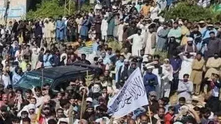 PoK में अशांति बढ़ने से 40 लोगों की मौत, दर्जनों घायल
