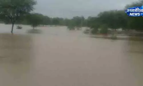 Odisha में बाढ़ ने बढ़ाई मुश्किलें, 4 की जान गई Odisha में बाढ़ ने बढ़ाई मुश्किलें, 4 की जान गई