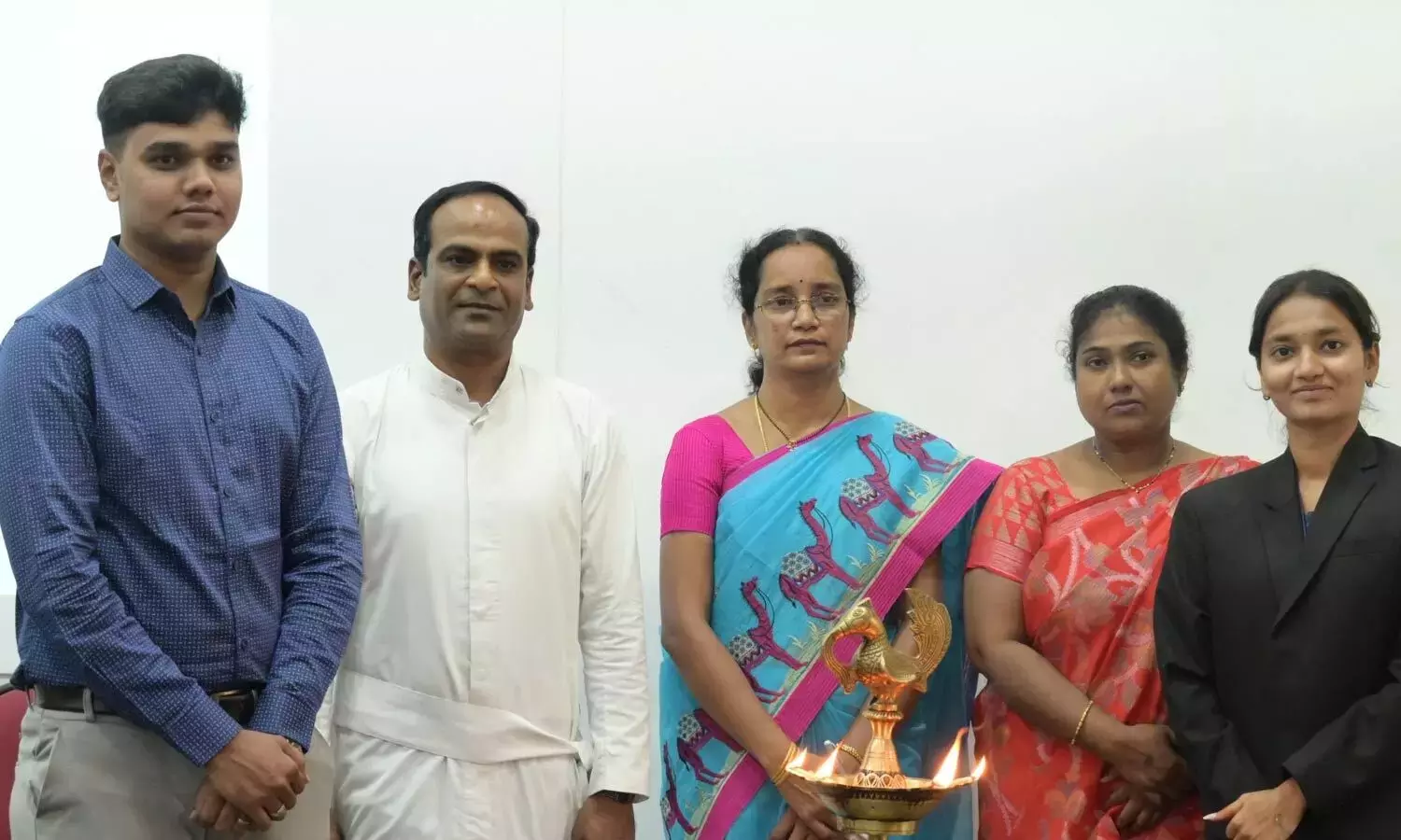 Andhra: छात्रों से व्यावहारिक कौशल विकसित करने का आग्रह किया गया