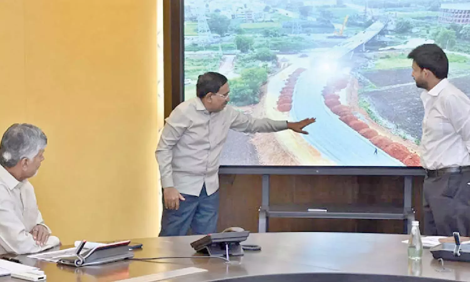 CM चंद्रबाबू नायडू ने अमरावती कार्यों के लिए मासिक लक्ष्य निर्धारित किए