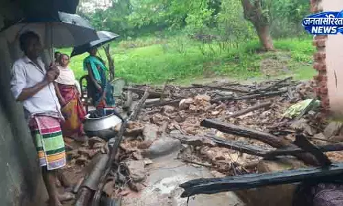 Odisha के देवगढ़ में दीवार ढही, बच्चे की जान गई Odisha के देवगढ़ में दीवार ढही, बच्चे की जान गई