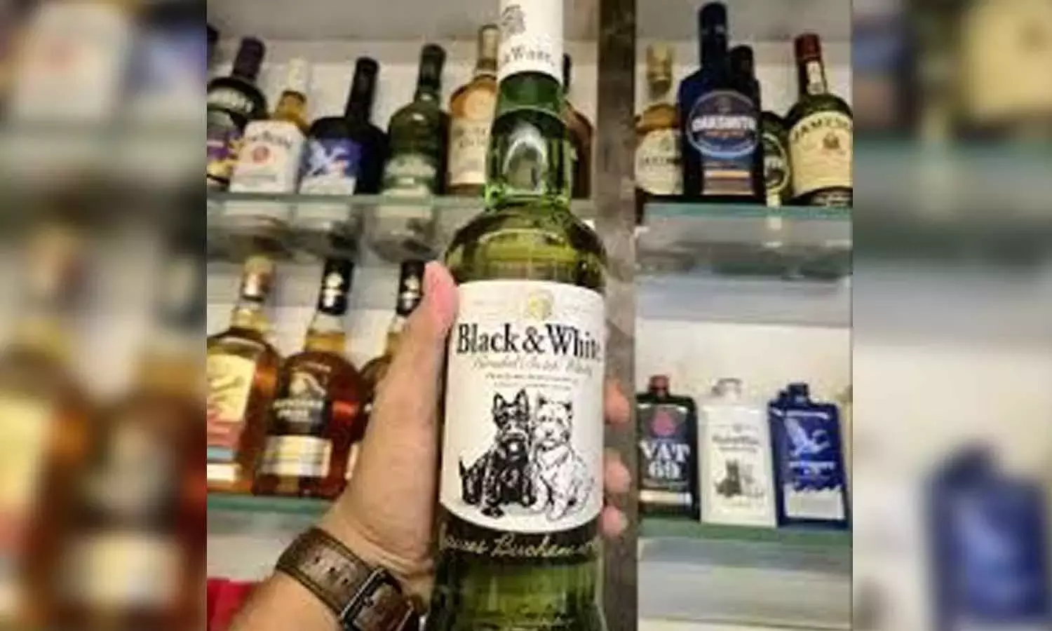 TG सरकार ने स्कॉच, वोदका के साथ शराब की कीमतों में बढ़ोतरी शुरू की