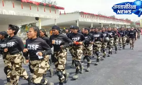 CISF जवानों के लिए नया ड्रेस कोड लागू, शर्ट बाहर रखने और बेल्ट से राहत के नए नियम