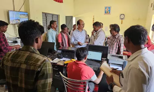 औषधीय खेती से संवर रही किसानों की तकदीर औषधीय खेती से संवर रही किसानों की तकदीर