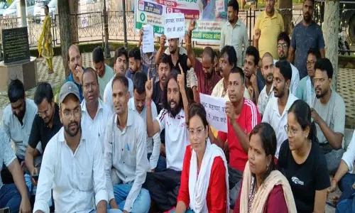 भर्ती में धांधली के आरोपों पर फूटा गुस्सा, रांची में छात्रों ने सरकार को दी चेतावनी भर्ती में धांधली के आरोपों पर फूटा गुस्सा, रांची में छात्रों ने सरकार को दी चेतावनी