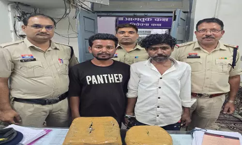 गांजा तस्करी पर पुलिस की बड़ी कार्रवाई, ग्राहक ढूंढते 2 तस्कर गिरफ्तार